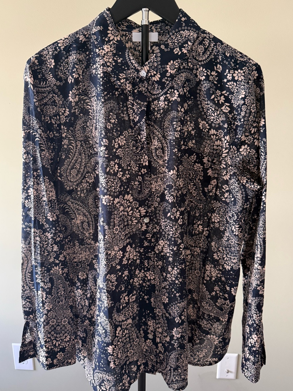 NWOT J.JILL Navy and Off White Paisley Blouse SZ M (22" P2P)